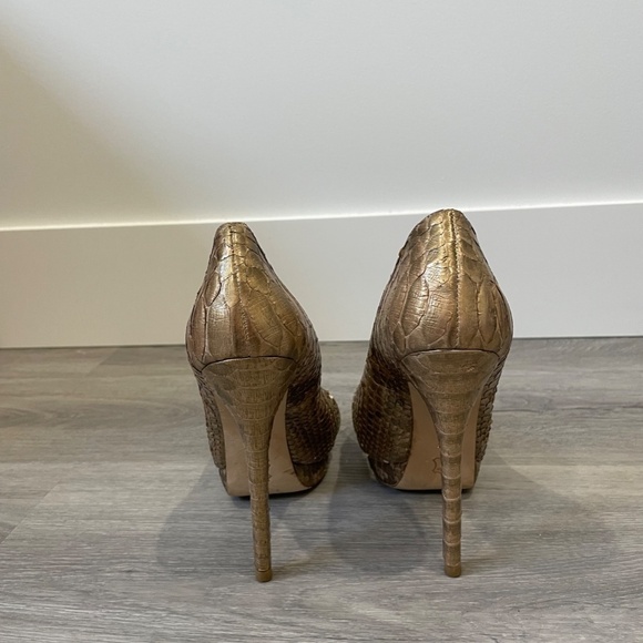 Alexandre Birman Saks Fifth Avenue Tan Pumps - Picture 6 of 9